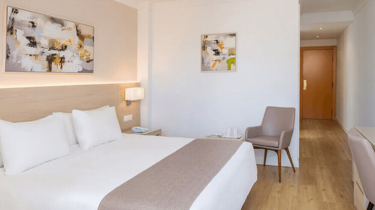 Hotel Las Arenas Affiliated by Meliá